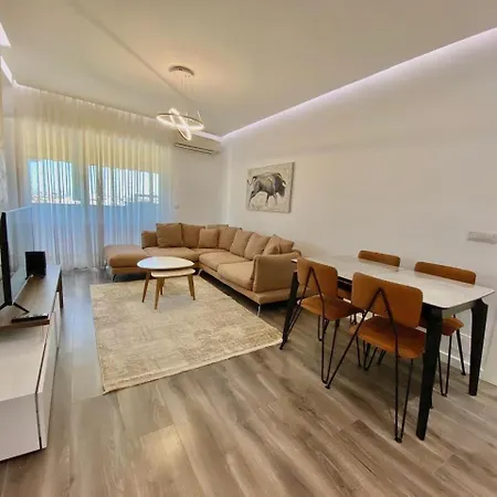 Urban Crown Apartment *
